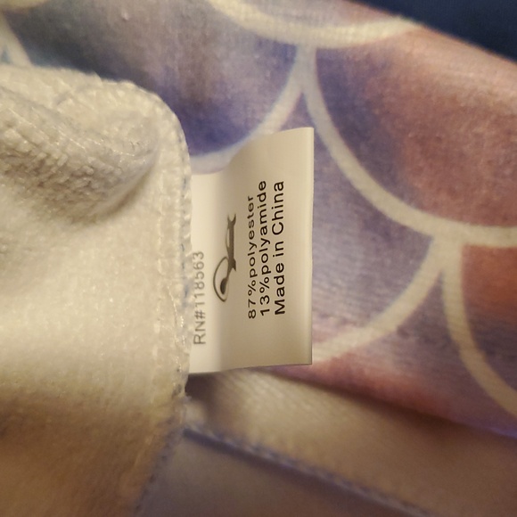 NWOT Mermaid Scales Hair Towel By Turbie Twist - Picture 4 of 6